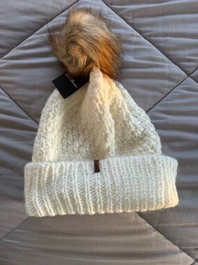 Cozy Cream Knit Pom Beanie with Faux Fur Pom